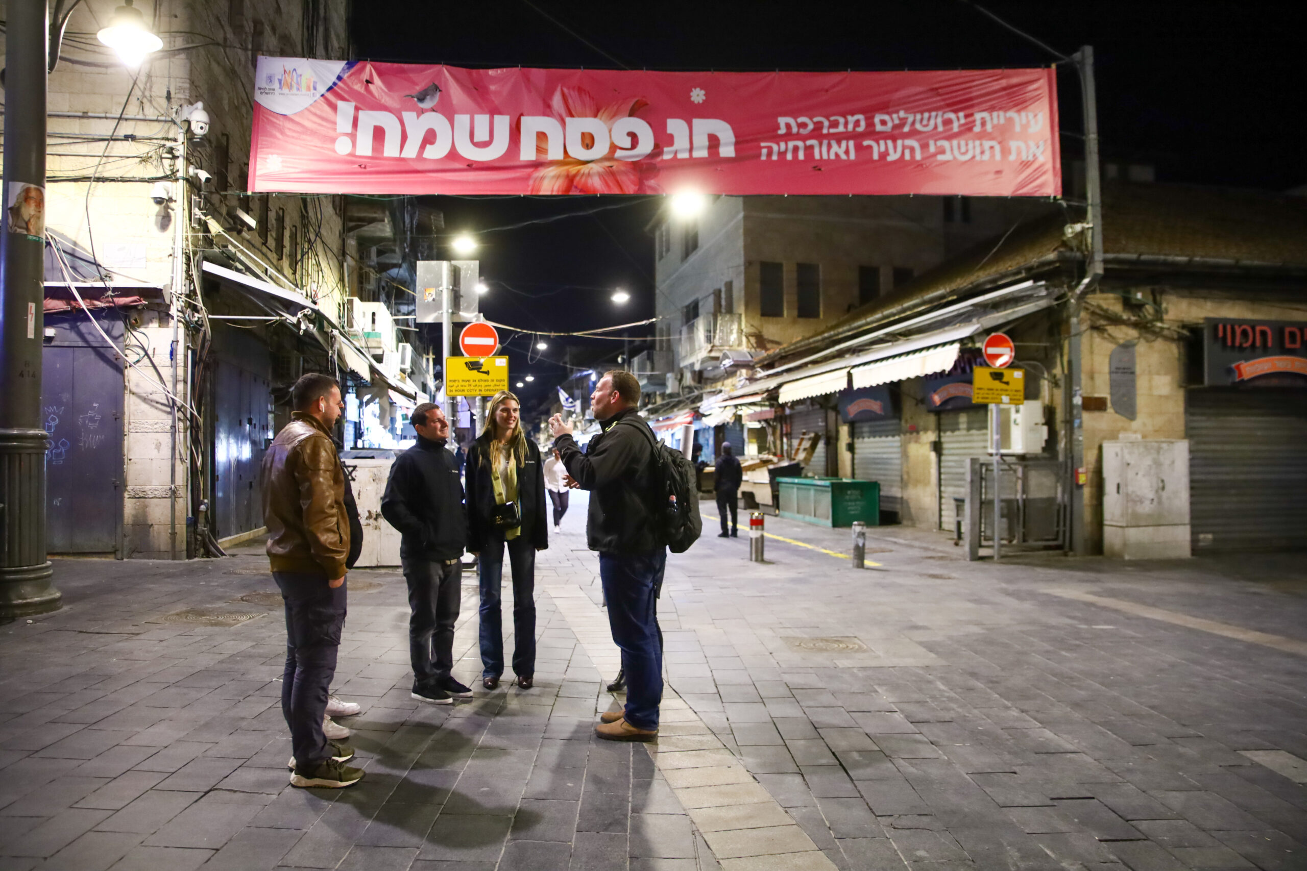 Jo and Madison market_001