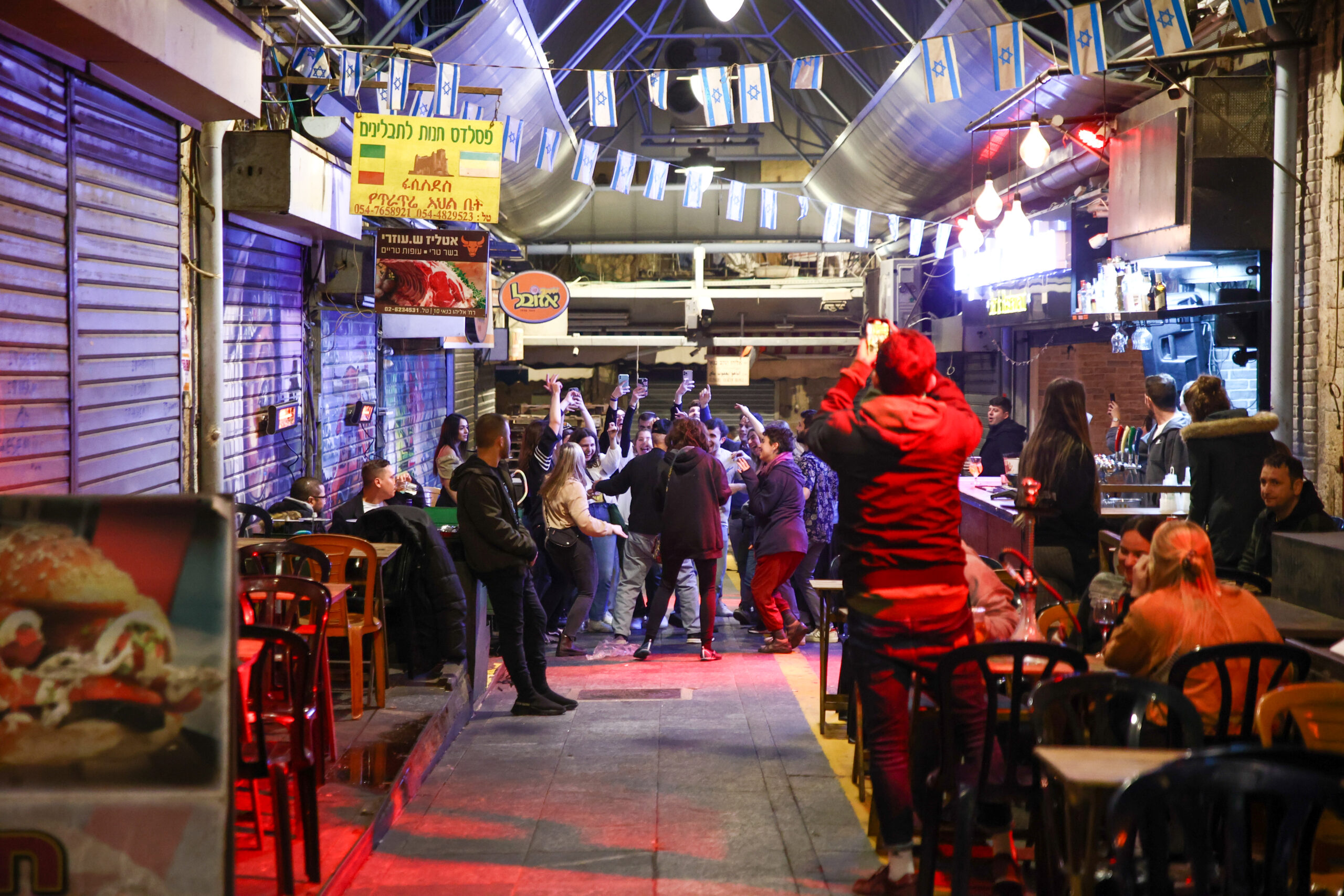 Jo and Madison market_026